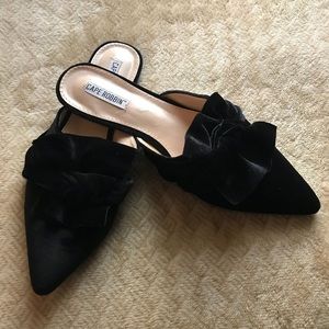 Cape Robbin Velvet mule slides